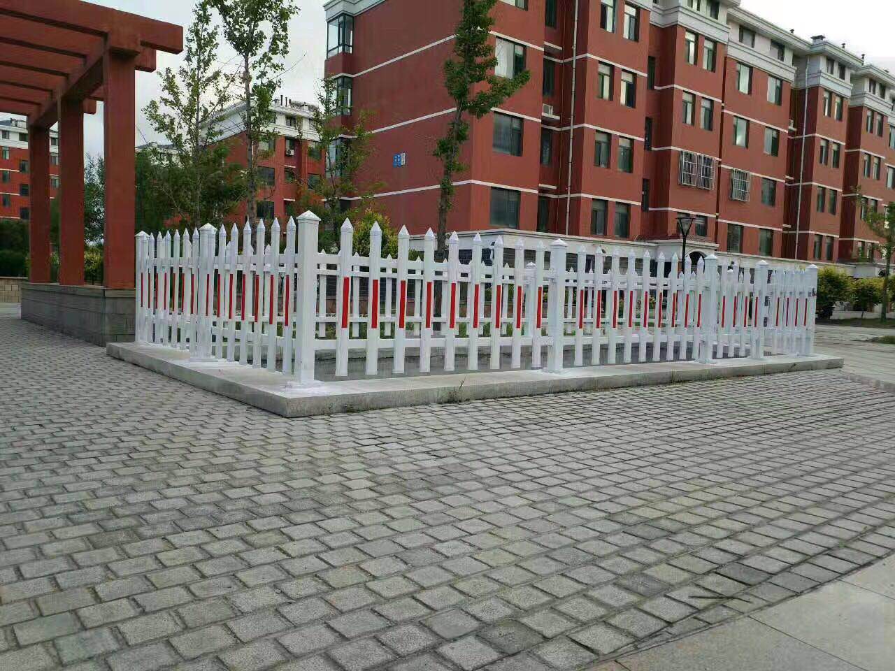 pvc護(hù)欄，鋅鋼護(hù)欄專(zhuān)業(yè)供應(yīng)商
